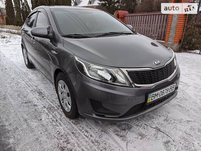 Седан Kia Rio 2013 в Ромнах