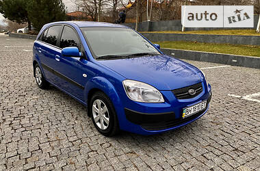 Хэтчбек Kia Rio 2008 в Одессе