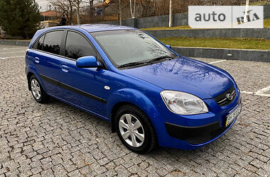 Хэтчбек Kia Rio 2008 в Одессе