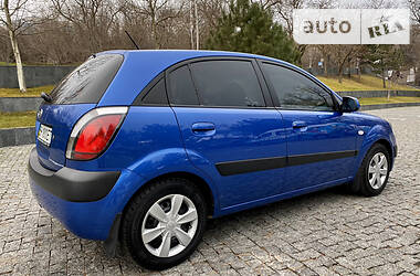 Хэтчбек Kia Rio 2008 в Одессе