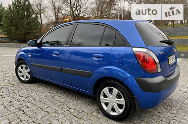 Хэтчбек Kia Rio 2008 в Одессе