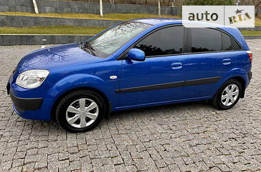 Хэтчбек Kia Rio 2008 в Одессе