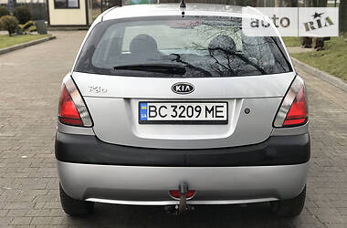 Хэтчбек Kia Rio 2005 в Стрые