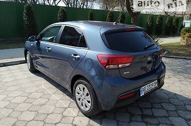 Хэтчбек Kia Rio 2020 в 