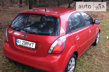 Хэтчбек Kia Rio 2011 в Обухове