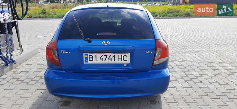 Хетчбек Kia Rio 2004 в Гадячі