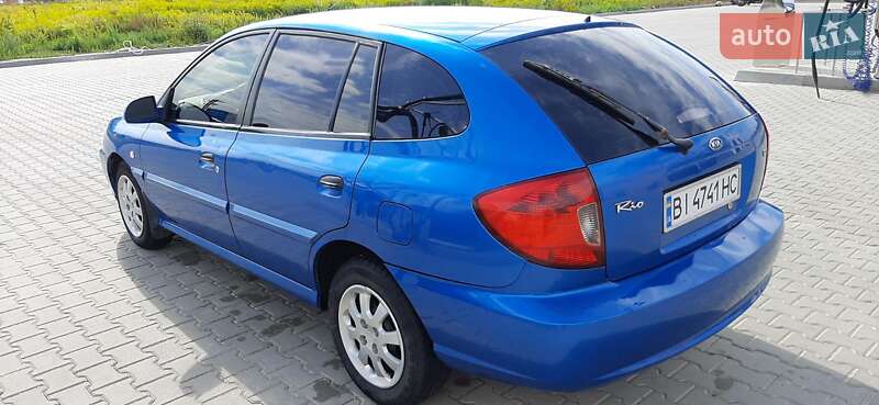 Хетчбек Kia Rio 2004 в Гадячі