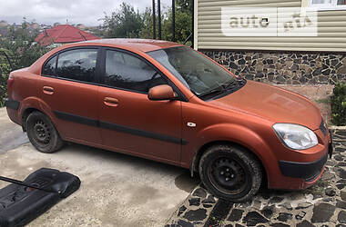 Седан Kia Rio 2006 в Рівному