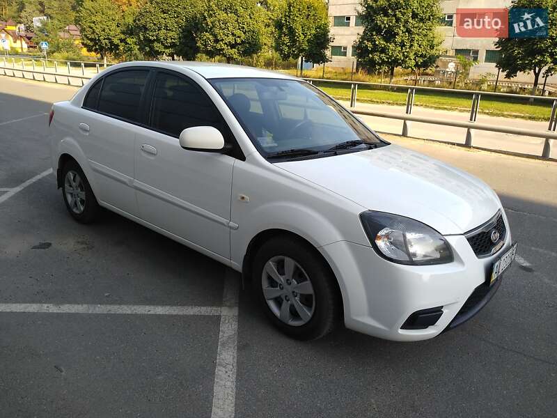 Седан Kia Rio 2011 в Броварах