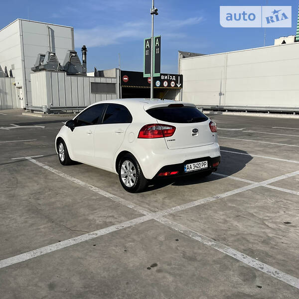 Хетчбек Kia Rio 2013 в Києві