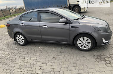 Седан Kia Rio 2013 в Днепре