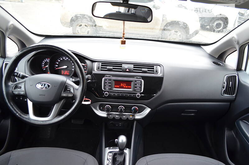 Седан Kia Rio 2015 в Одессе