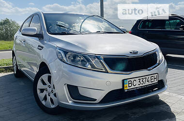 Седан Kia Rio 2013 в Львове