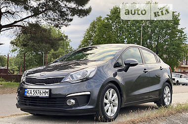 Седан Kia Rio 2017 в Киеве