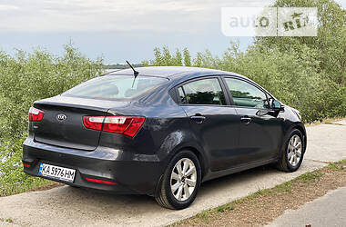 Седан Kia Rio 2017 в Киеве