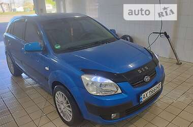 Хэтчбек Kia Rio 2006 в 