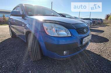 Хэтчбек Kia Rio 2006 в 