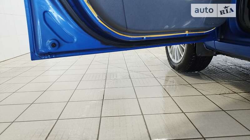 Хетчбек Kia Rio 2006 в Первомайську