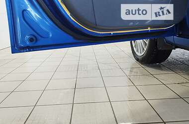Хэтчбек Kia Rio 2006 в 