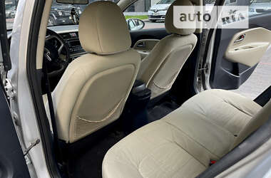 Седан Kia Rio 2012 в 