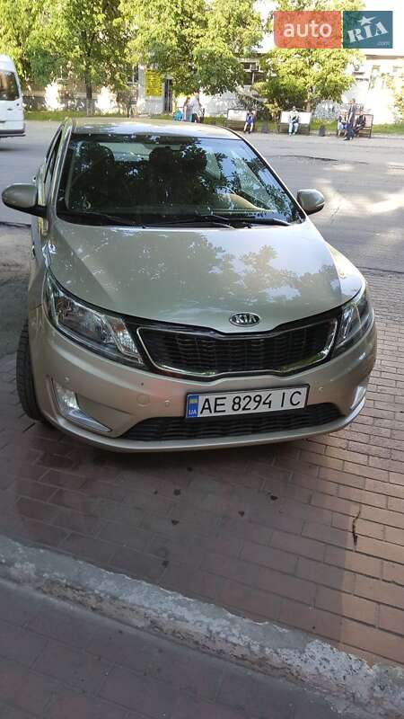 Седан Kia Rio 2013 в Днепре