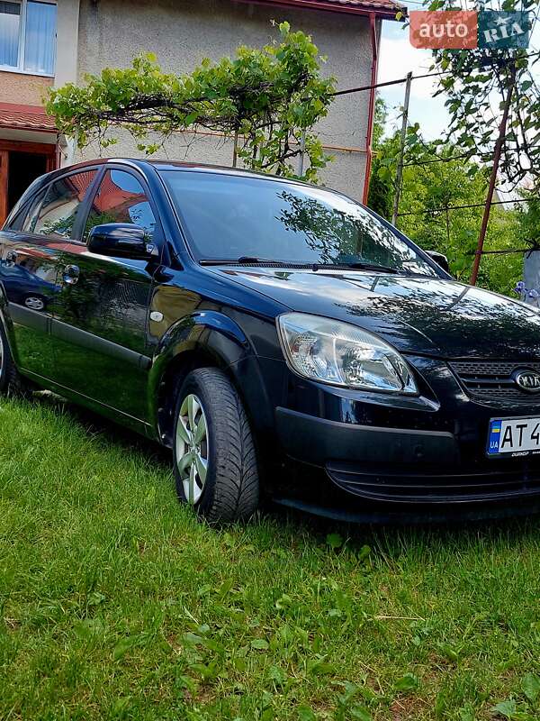 Хэтчбек Kia Rio 2008 в Ивано-Франковске