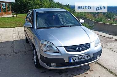 Хэтчбек Kia Rio 2007 в Богодухове