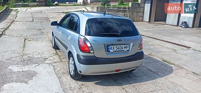 Хэтчбек Kia Rio 2007 в Богодухове