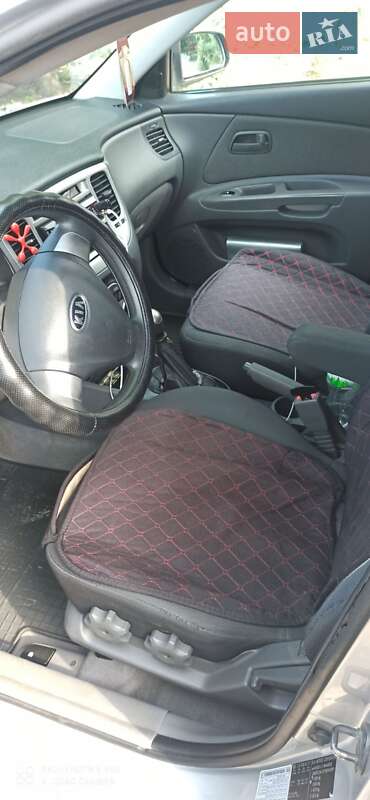 Хэтчбек Kia Rio 2007 в Богодухове