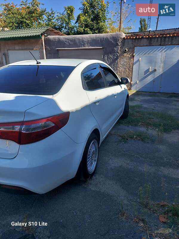 Седан Kia Rio 2012 в Вознесенске