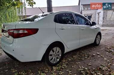 Седан Kia Rio 2013 в Украинке