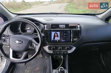 Седан Kia Rio 2016 в Львове