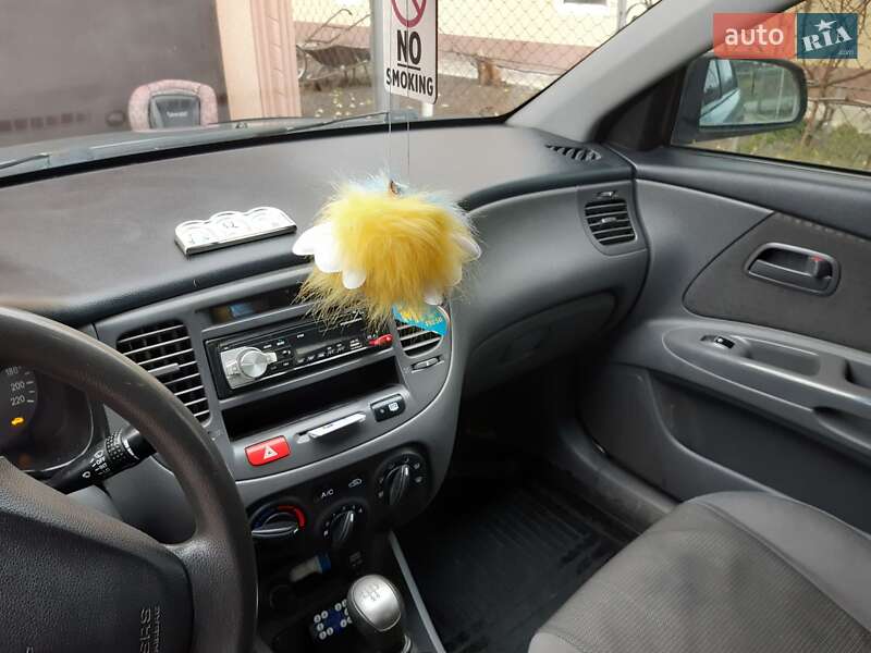 Седан Kia Rio 2007 в Крыжополе