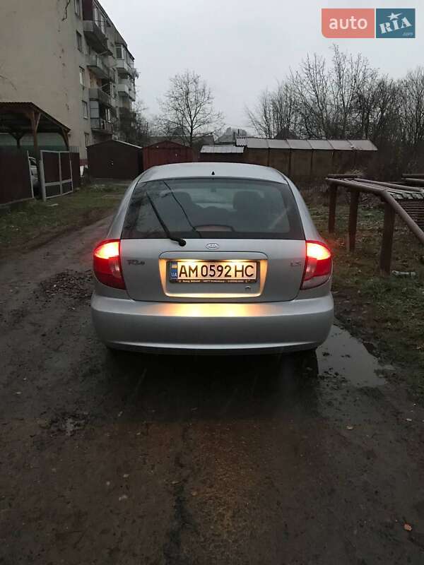 Універсал Kia Rio 2005 в Виноградові