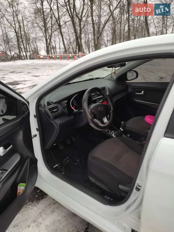 Седан Kia Rio 2012 в Звенигородці