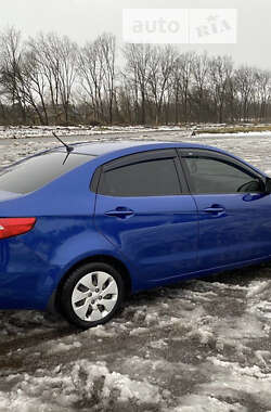 Седан Kia Rio 2013 в 