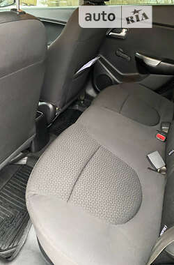 Седан Kia Rio 2013 в 