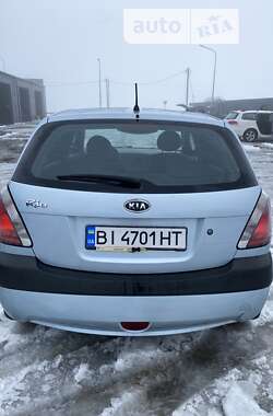 Хэтчбек Kia Rio 2008 в Полтаве