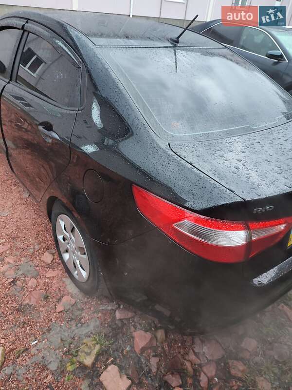 Седан Kia Rio 2012 в Вышгороде