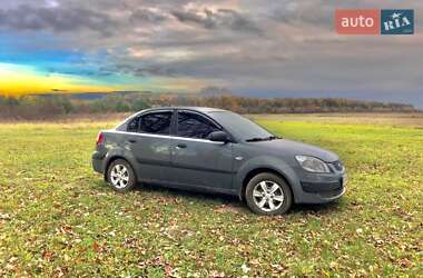 Седан Kia Rio 2008 в Червонограде