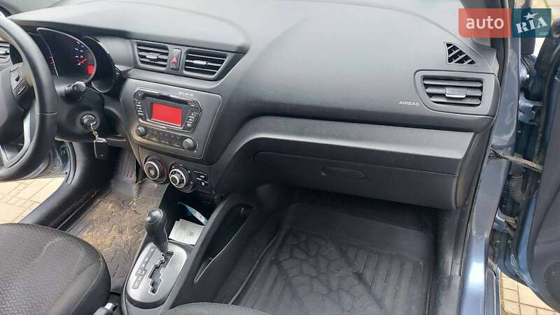 Седан Kia Rio 2013 в Чернігові