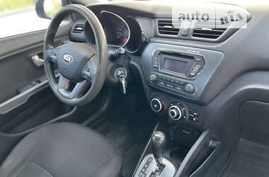 Седан Kia Rio 2013 в Дніпрі