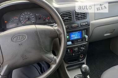 Универсал Kia Rio 2001 в Сумах