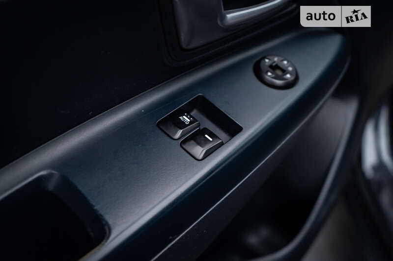 Седан Kia Rio 2016 в Киеве фото 12 Седан Kia Rio 2016 в Киеве