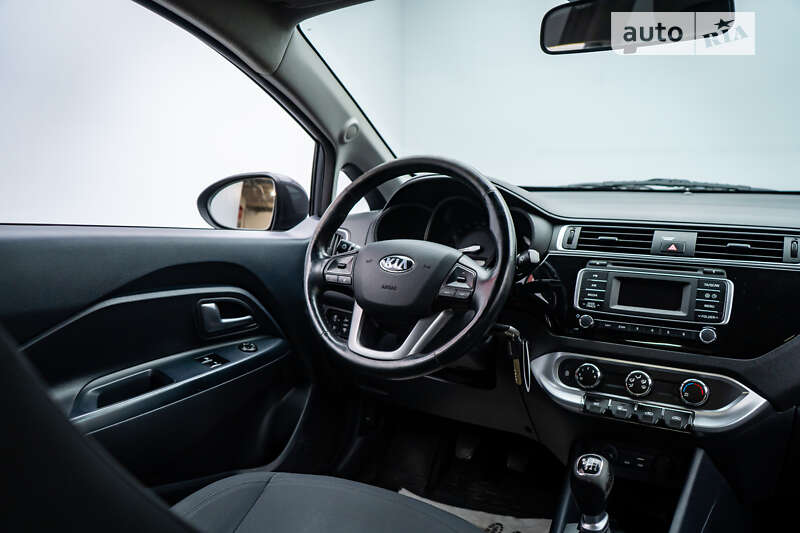 Седан Kia Rio 2016 в Киеве фото 8 Седан Kia Rio 2016 в Киеве