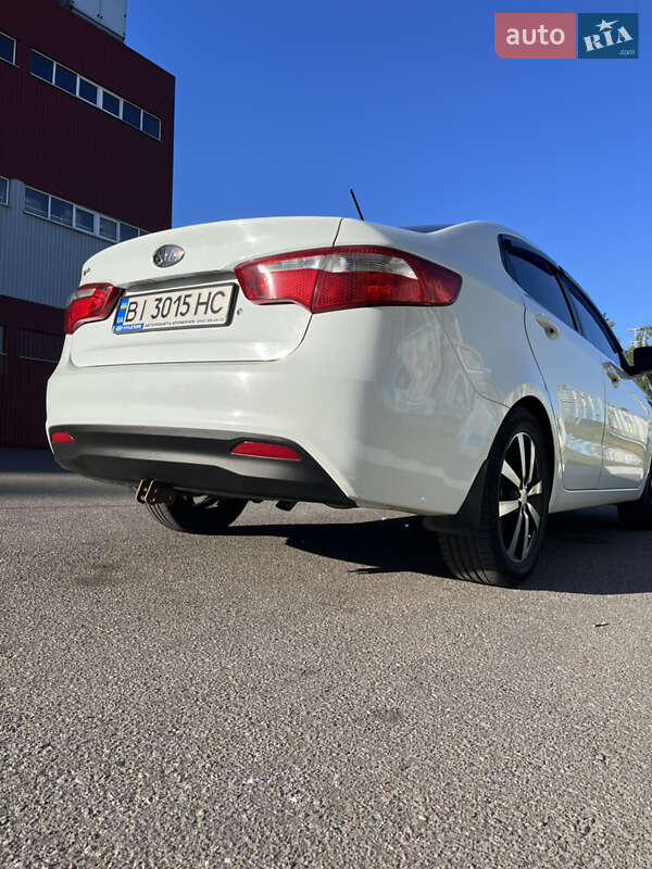 Седан Kia Rio 2012 в Кременчуге