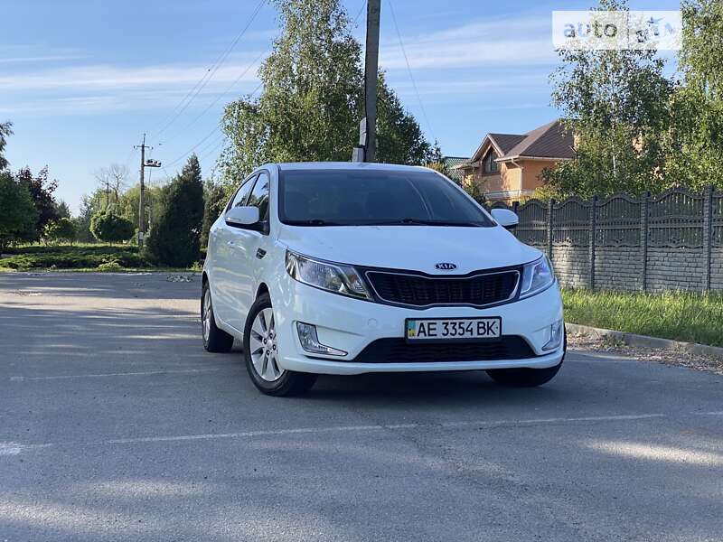 Седан Kia Rio 2012 в Днепре