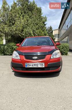 Седан Kia Rio 2005 в Подольске