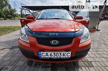 Седан Kia Rio 2008 в Смеле