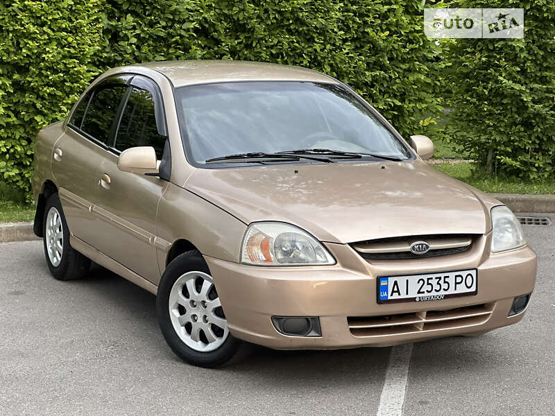 Седан Kia Rio 2002 в Киеве